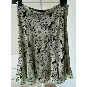 Jones New York Black Emerald GreenPaisley Ruffle Bottom Pleated Skirt Size 6